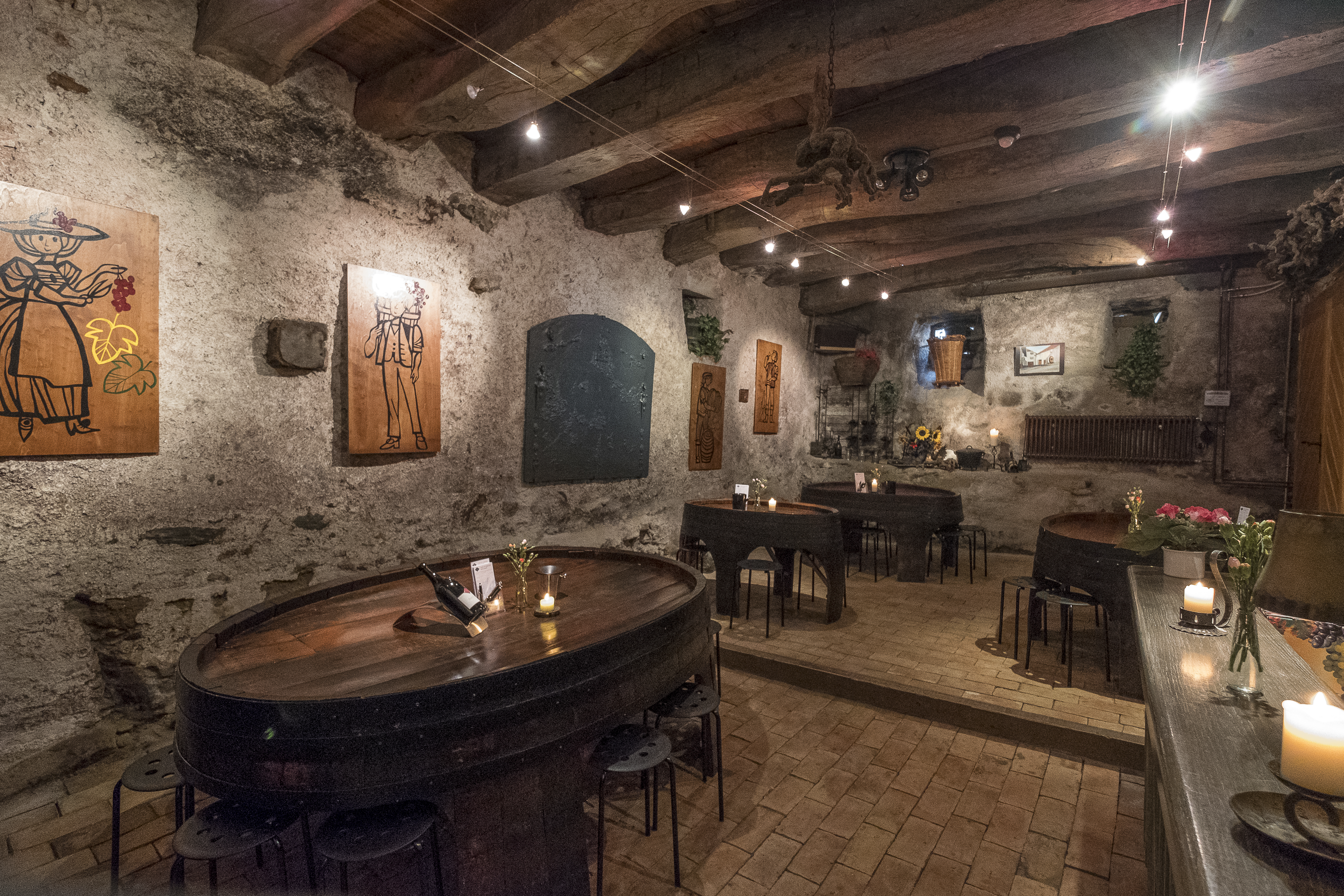 Cave Jean-Daniel Coeytaux - Caveau - 2 Cave Jean-Daniel Coeytaux - Caveau - 2